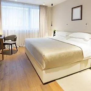 https://escape-to-the-retreat-villas-sarande.albaniahotels.org